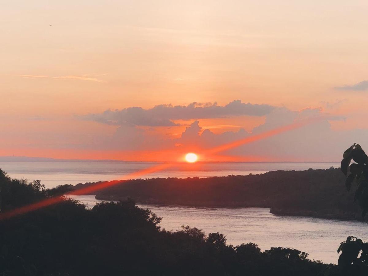 Готель Sakti Oceanview Nusa Penida Toyapakeh Екстер'єр фото