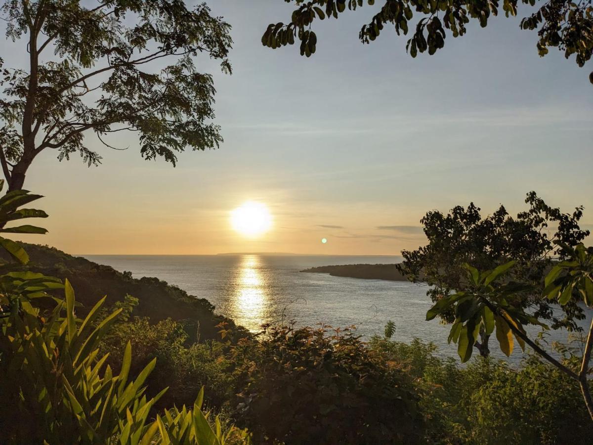 Готель Sakti Oceanview Nusa Penida Toyapakeh Екстер'єр фото