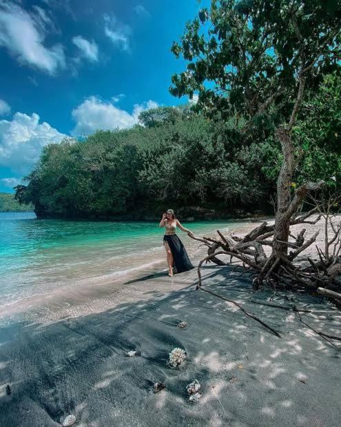 Готель Sakti Oceanview Nusa Penida Toyapakeh Екстер'єр фото