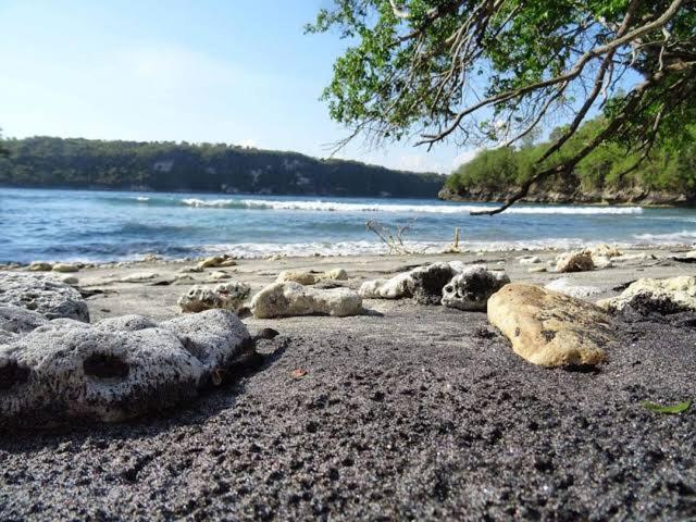 Готель Sakti Oceanview Nusa Penida Toyapakeh Екстер'єр фото